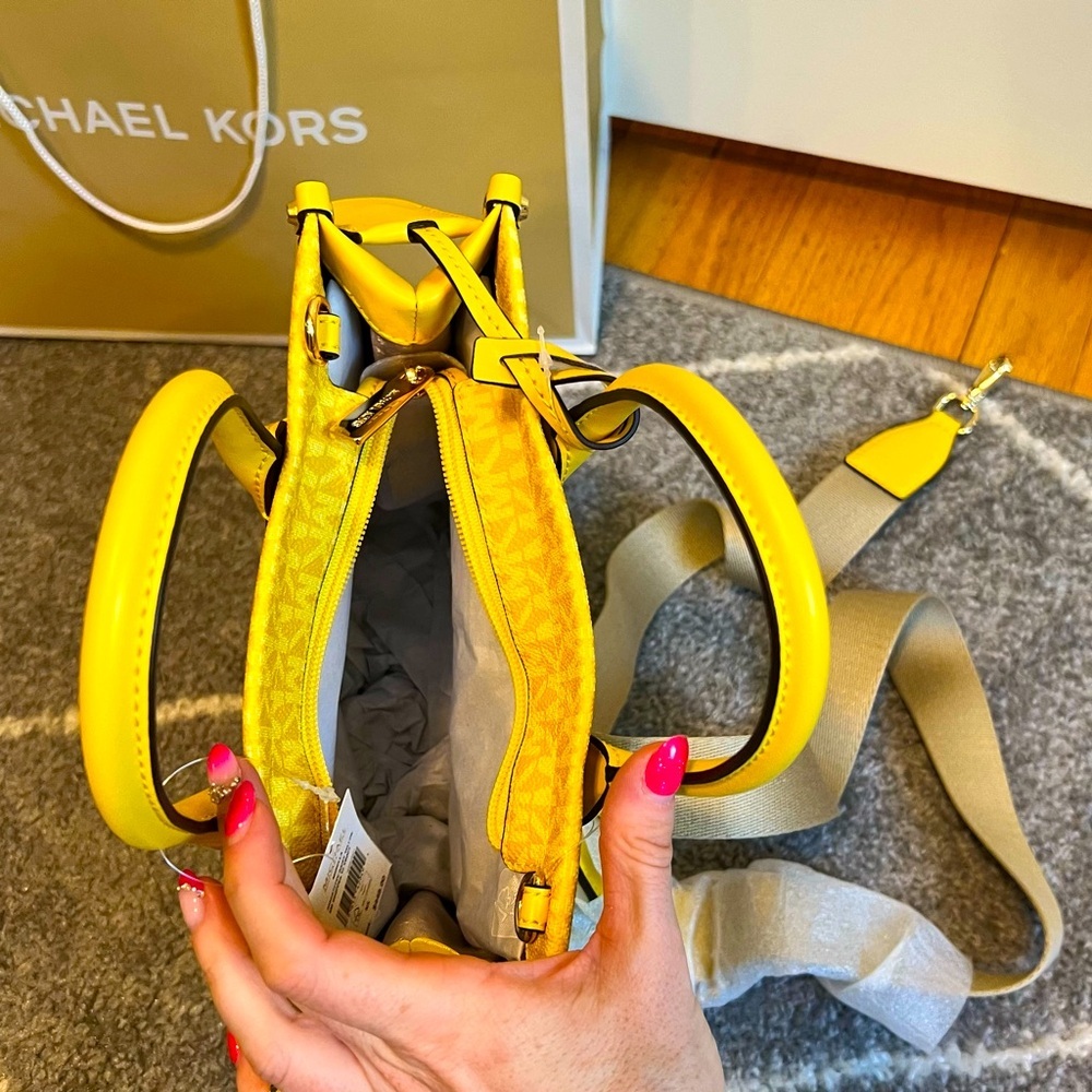 NWT 💛 Bundle of Michael Kors 💛 Mirella Small Ombré Crossbody & Jet Set Wallet - Picture 5 of 9